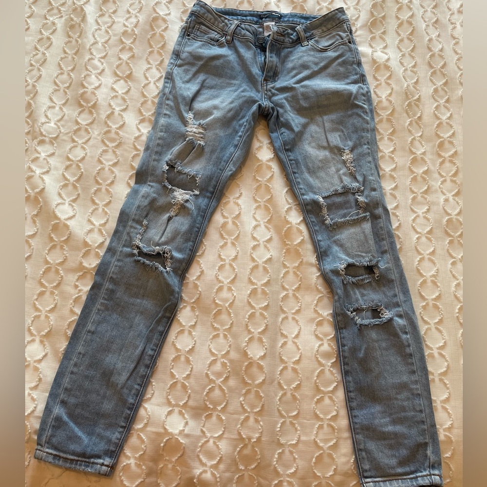 Distressed Hip Hugging Jeans
